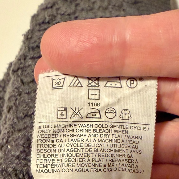 ⭐️ Old Navy Grey Cotton Blend Knit Sweater – PTP 21 - Picture 4 of 4